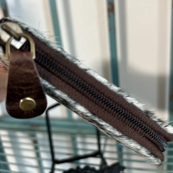 Amazing Hide-on Rustic Leather Zip around Wallet New Card Holder Black White - Picture 5 of 6